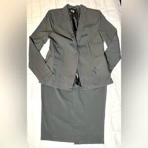 Venus Skirt Suit Set 4 NWT
